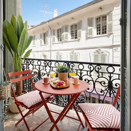 Palais Des Festivals & Croisette 1 Min *