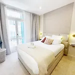 Palais Des Festivals & Croisette 1 Min *