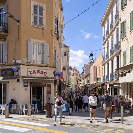 Palais Des Festivals & Croisette 1 Min