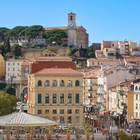 Palais Des Festivals & Croisette 1 Min Канны